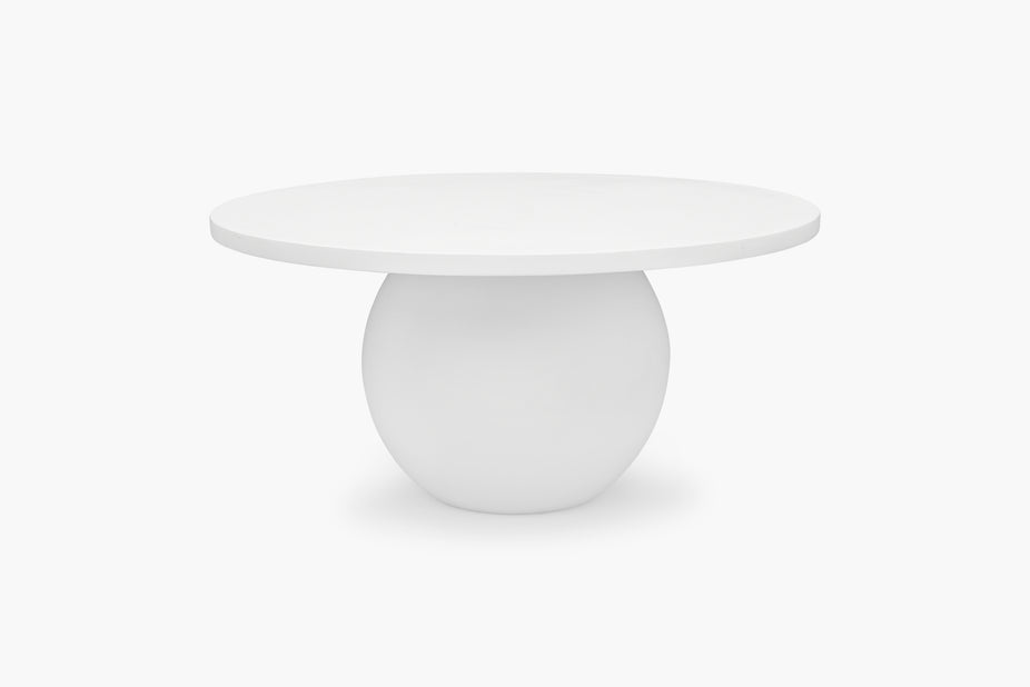 Olay Round Dining Table