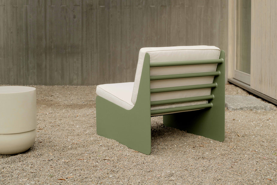 Outdoor Dougie Lounge Chair