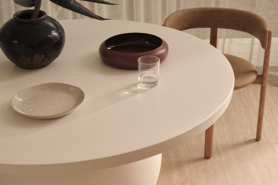 Olay Round Dining Table