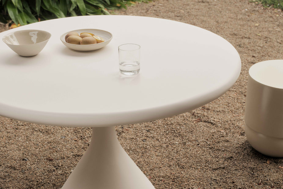 Outdoor Ria Round Dining Table